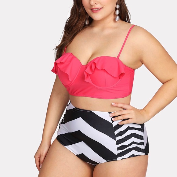 ➕Ruffled Top and Chevron Bikini - Picture 4 of 6